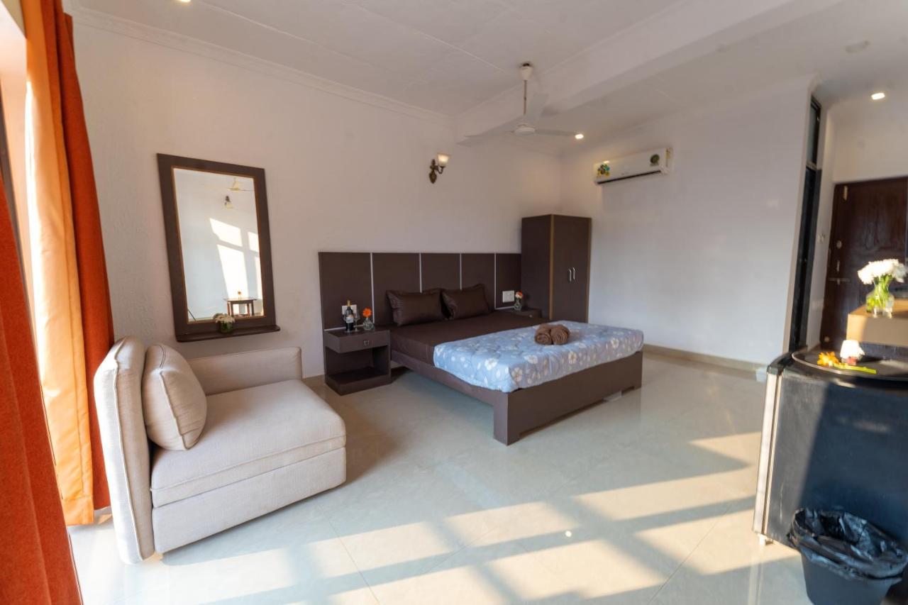 Pappi Chulo Morjim Otel Dış mekan fotoğraf