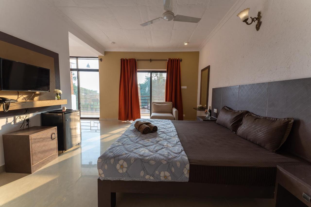 Pappi Chulo Morjim Otel Dış mekan fotoğraf