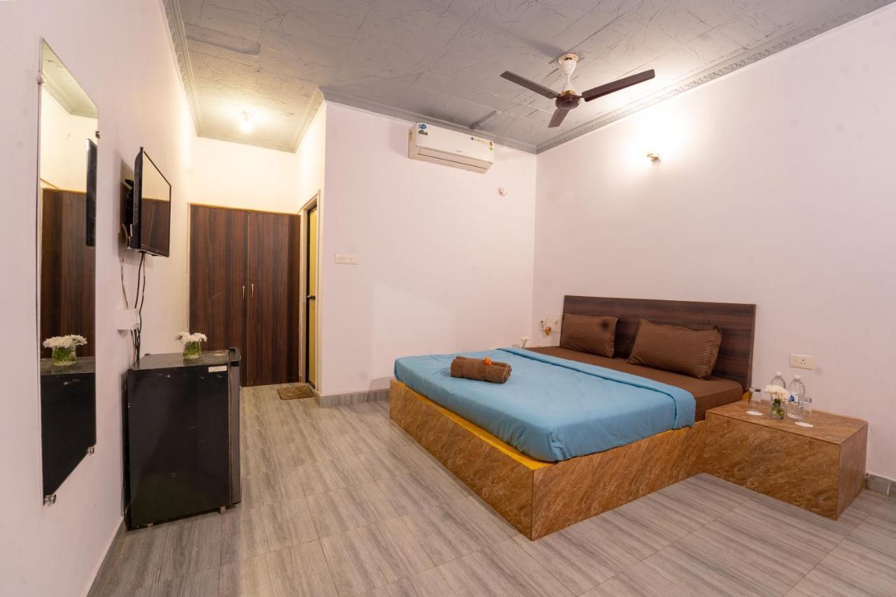 Pappi Chulo Morjim Otel Dış mekan fotoğraf