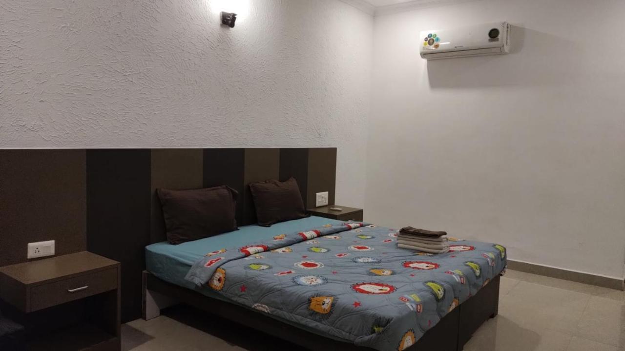 Pappi Chulo Morjim Otel Dış mekan fotoğraf